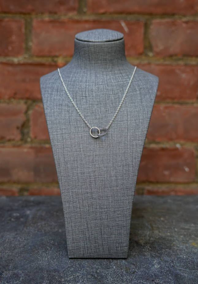 Bespoke Infinity Circles Necklace in 18kt White Gold