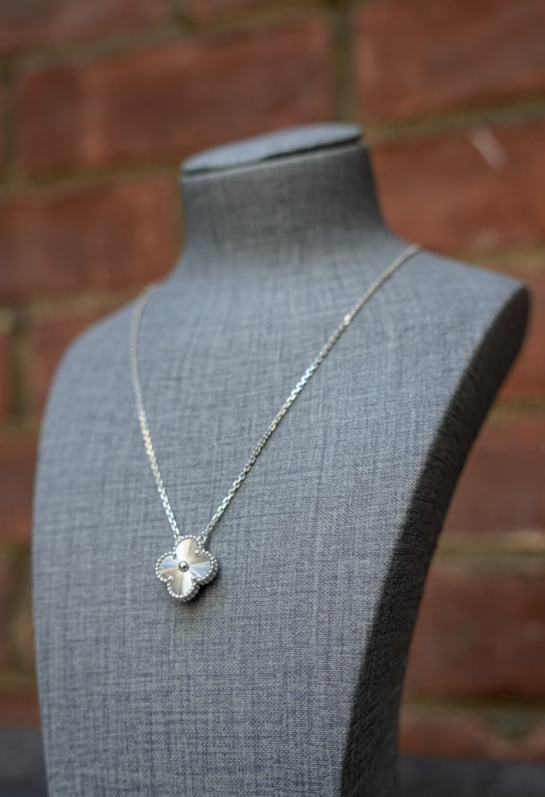 Bespoke Clover Pendant in 18kt White Gold